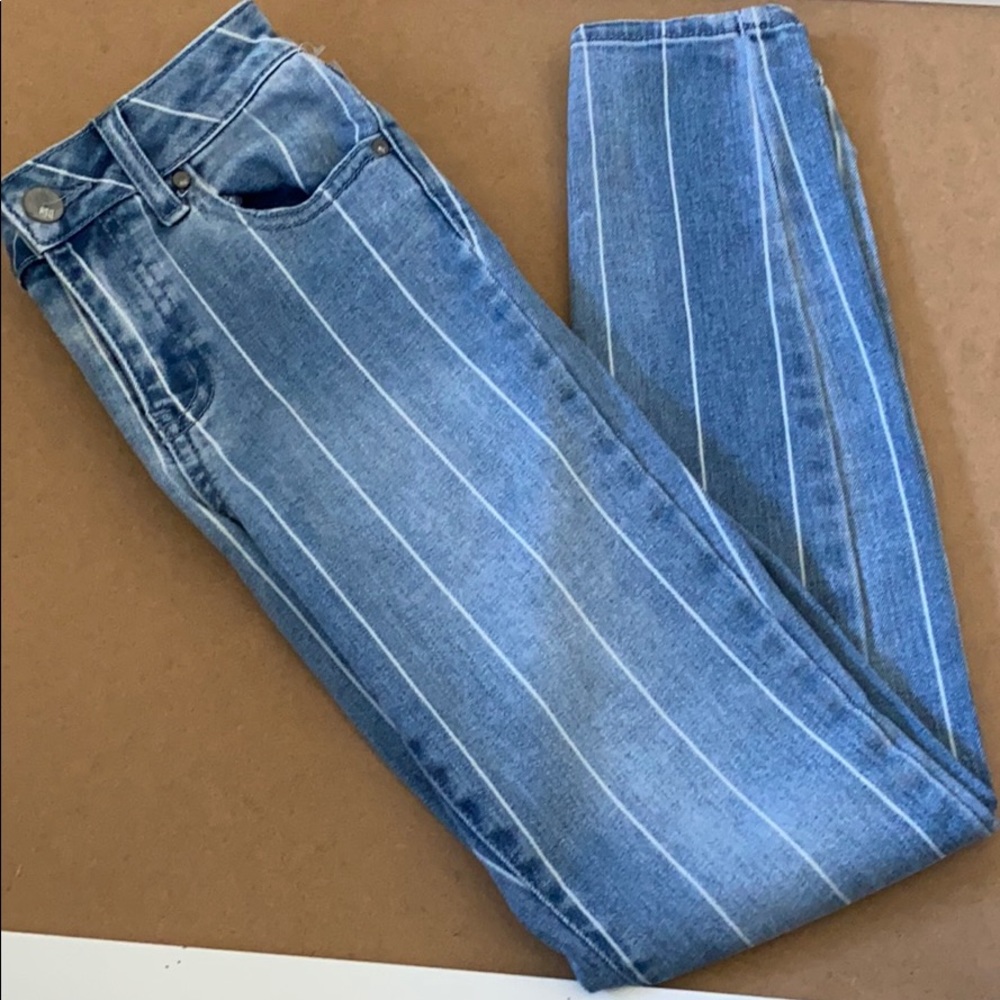 striped blue skinny jeans